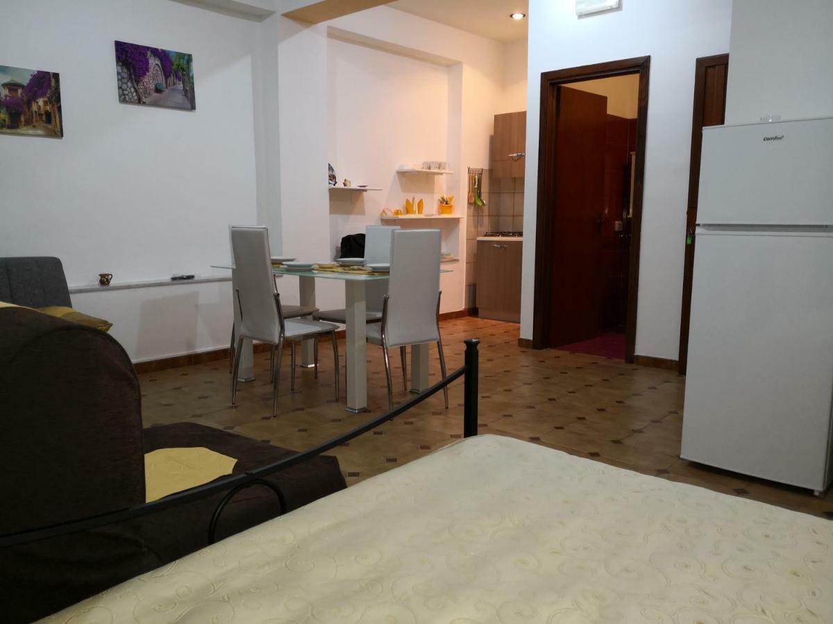 Monolocale Trappitello - Apartments تاورمينا المظهر الخارجي الصورة